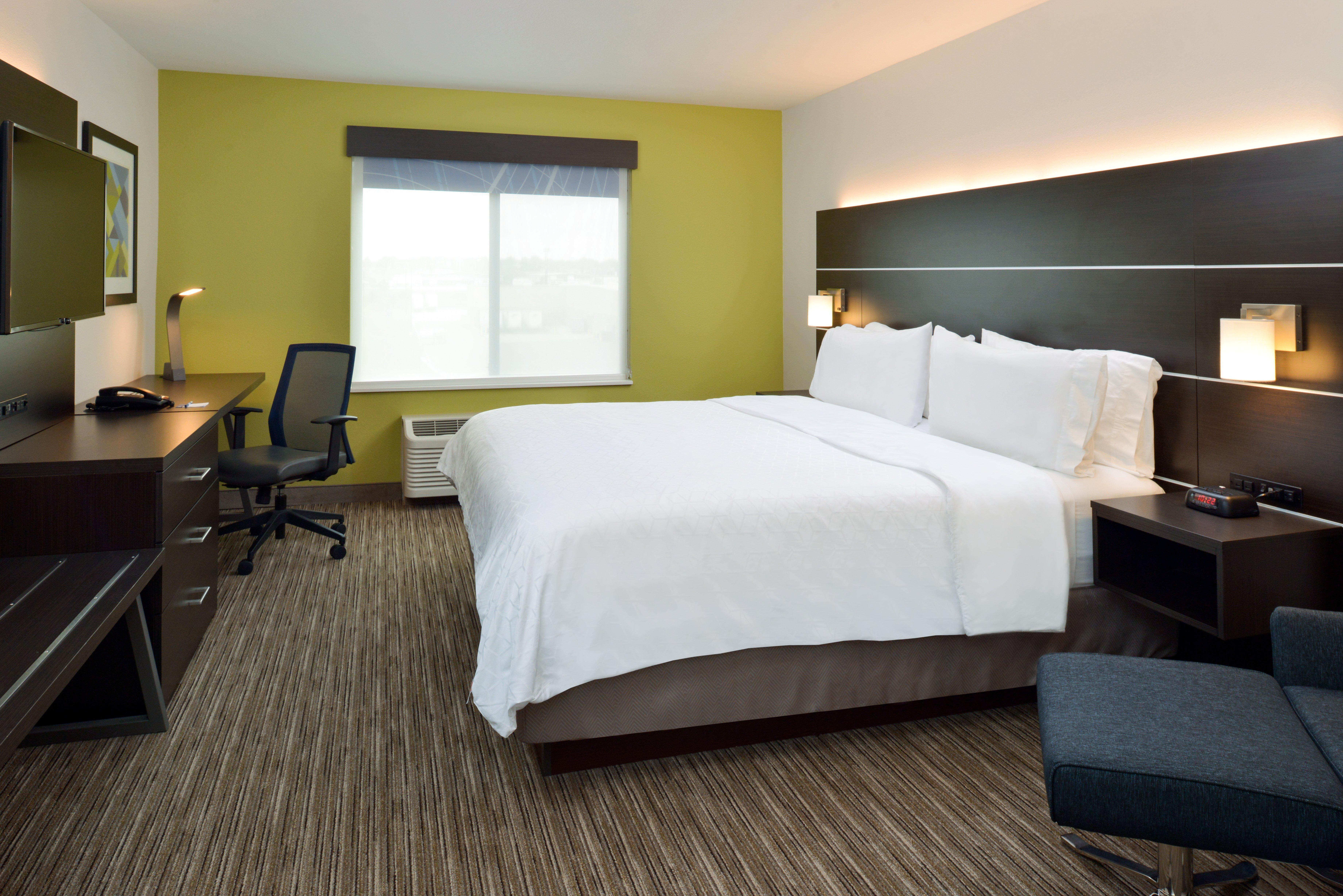Holiday Inn Express & Suites Pueblo By Ihg Exterior foto