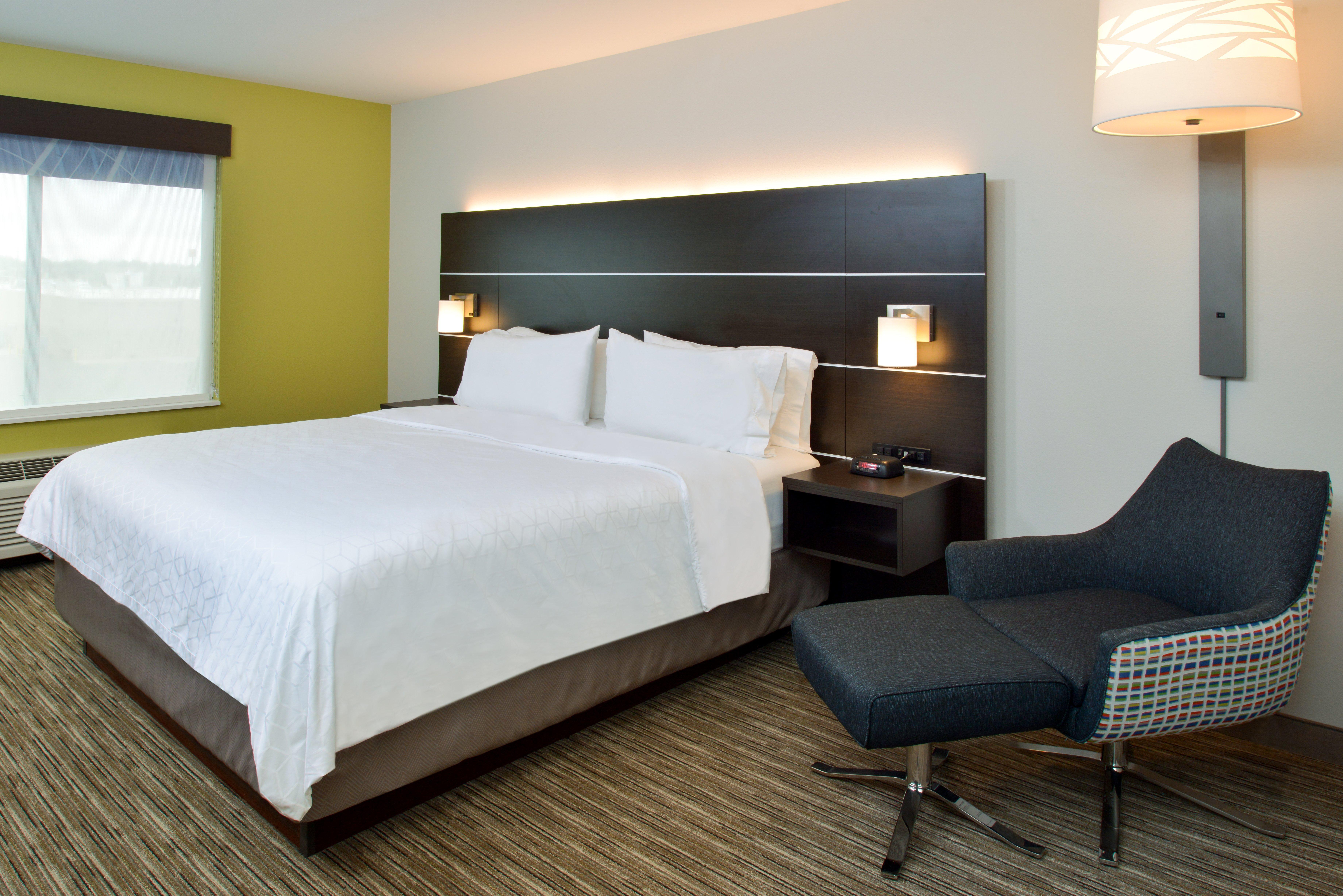 Holiday Inn Express & Suites Pueblo By Ihg Exterior foto