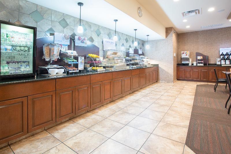 Holiday Inn Express & Suites Pueblo By Ihg Exterior foto