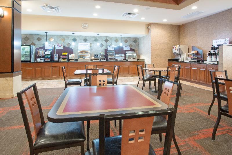 Holiday Inn Express & Suites Pueblo By Ihg Exterior foto